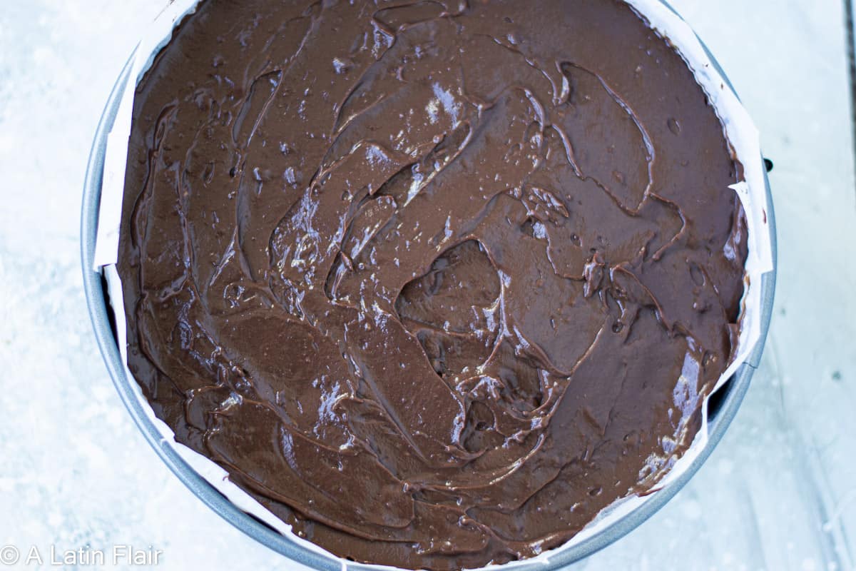 Chocolate marquesa (marquesa de chocolate) in cake pan
