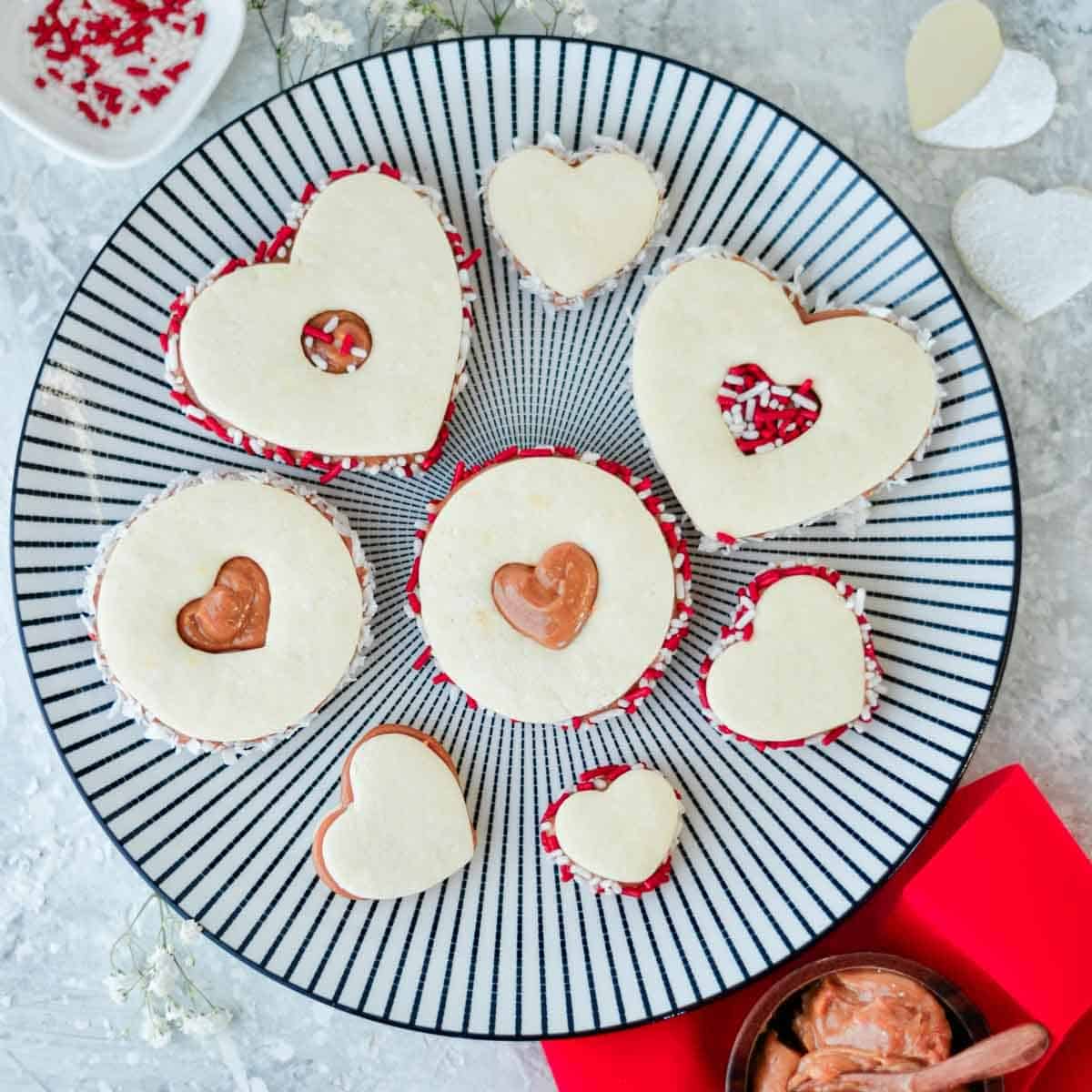 Hearts shaped Dulce de Leche Cookie