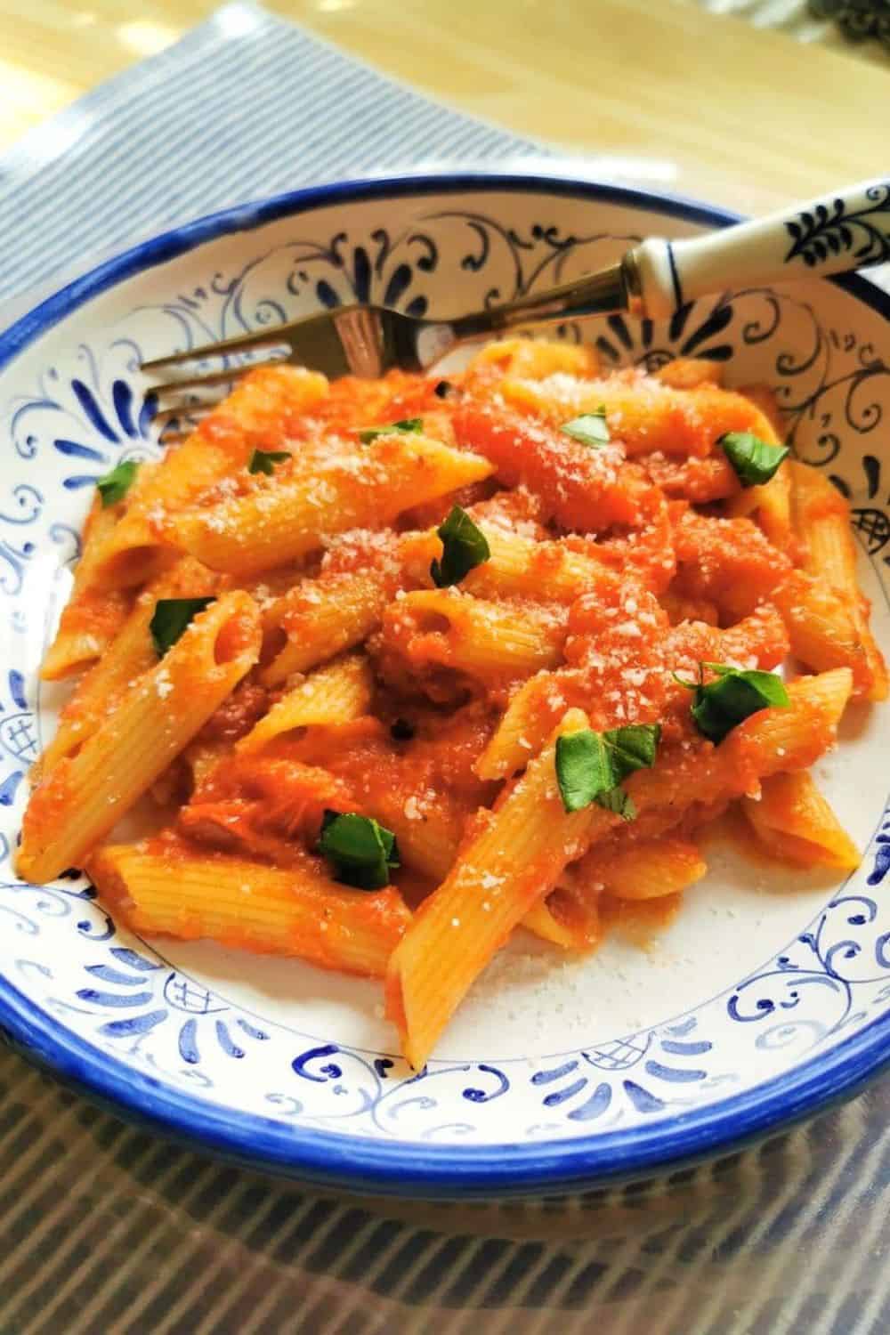 Pasta with Tomato Sauce